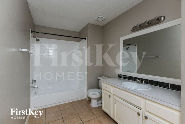 Building Photo - 4213 Amy Dr