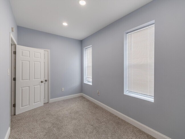 Building Photo - 19 Osborn St