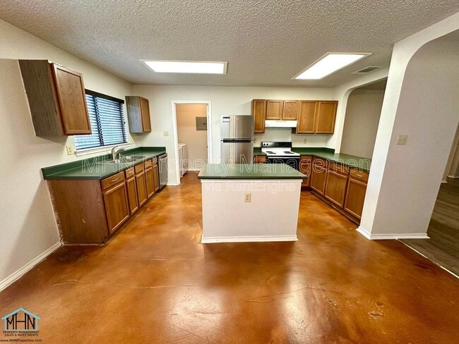 Building Photo - 5135 Elk Creek