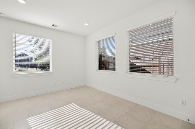 Building Photo - 7619 Chinkapin Grv Ln
