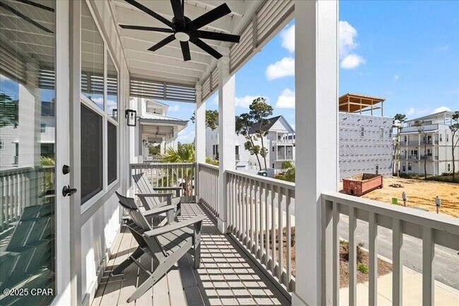 Building Photo - 15 E Queen Palm Dr