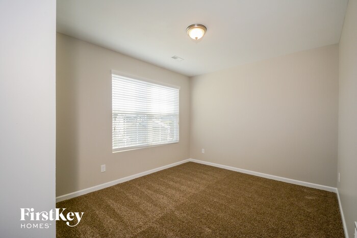 Building Photo - 121 Siena Dr