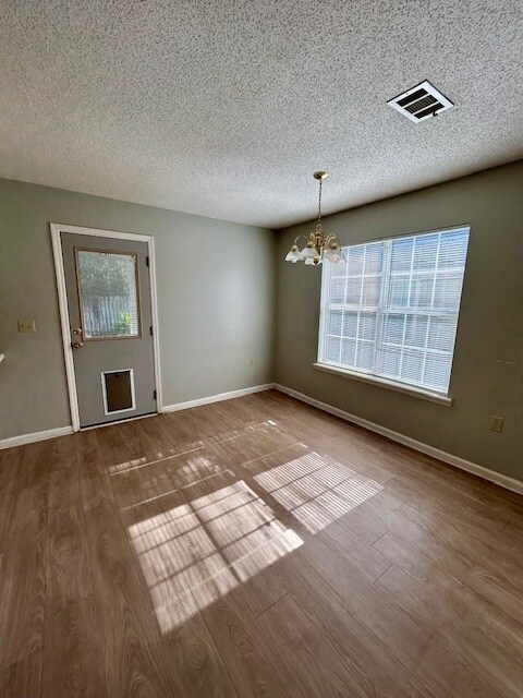 Building Photo - 3818 Pondside Cir