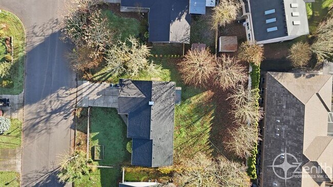 Building Photo - 11907 NE 4th St