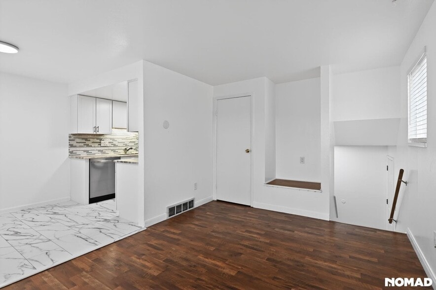 Building Photo - 747 W Cleveland Cir