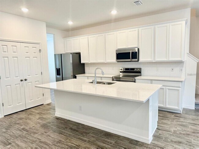 Building Photo - 7019 Twilight Bay Dr