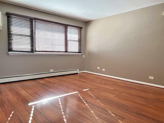 Building Photo - 637 Pasadena Ave