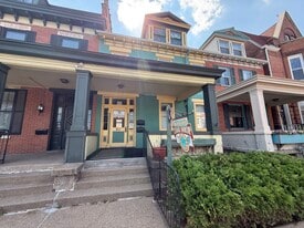 Building Photo - 411 Bluff St
