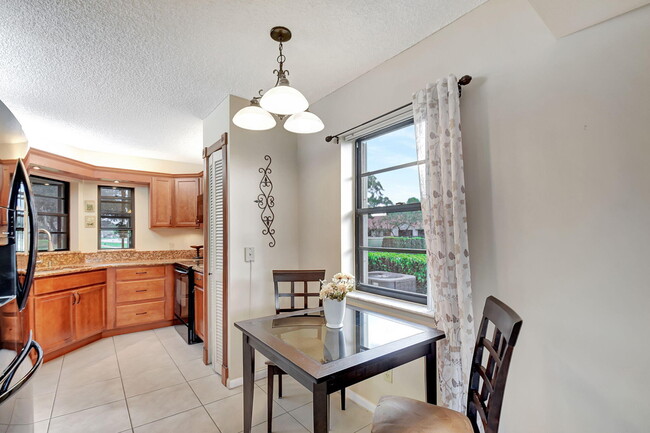 Building Photo - 6025 Parkwalk Dr