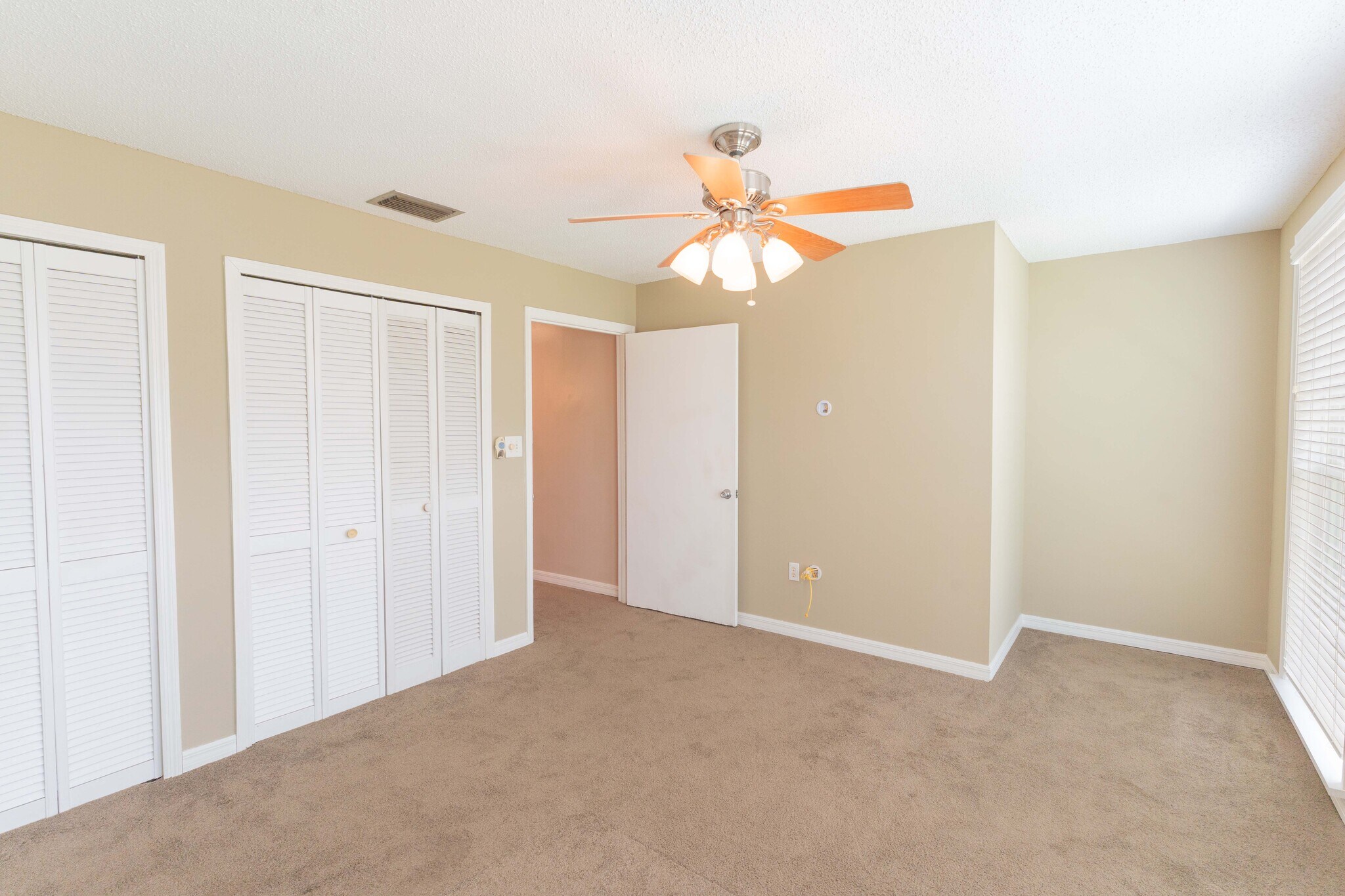 Building Photo - 5850 Cypress Gardens Blvd