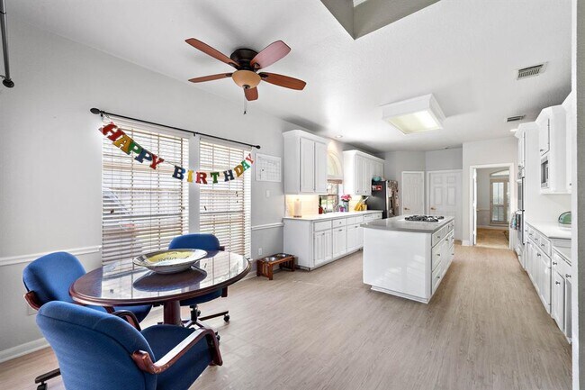 Building Photo - 3719 Emerald Falls Dr