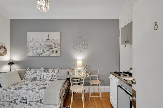 Building Photo - 290 Commonwealth Ave