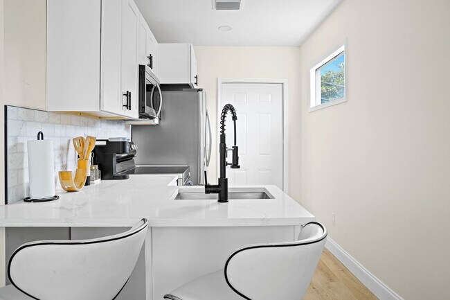 Building Photo - 4603 N Ocean Blvd