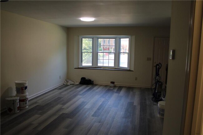 Building Photo - 1233 Sweet Pine Dr