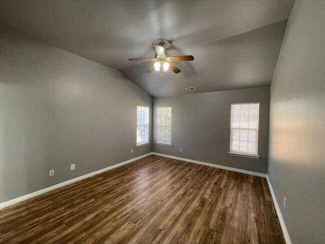 Building Photo - Beautiful ranch home in Steele Creek