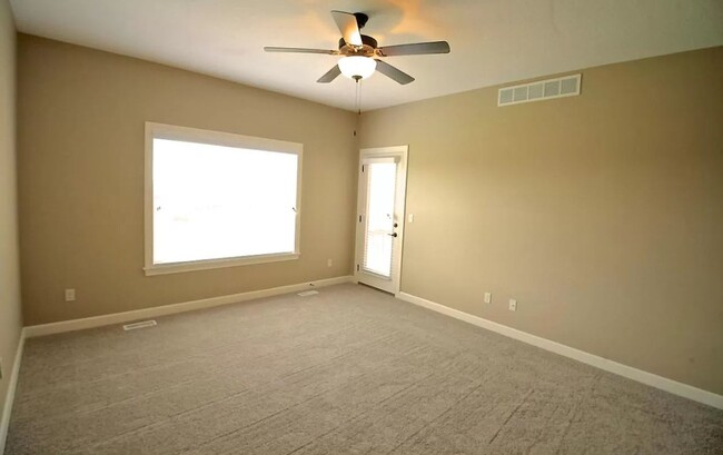 Building Photo - Centennial Pointe West