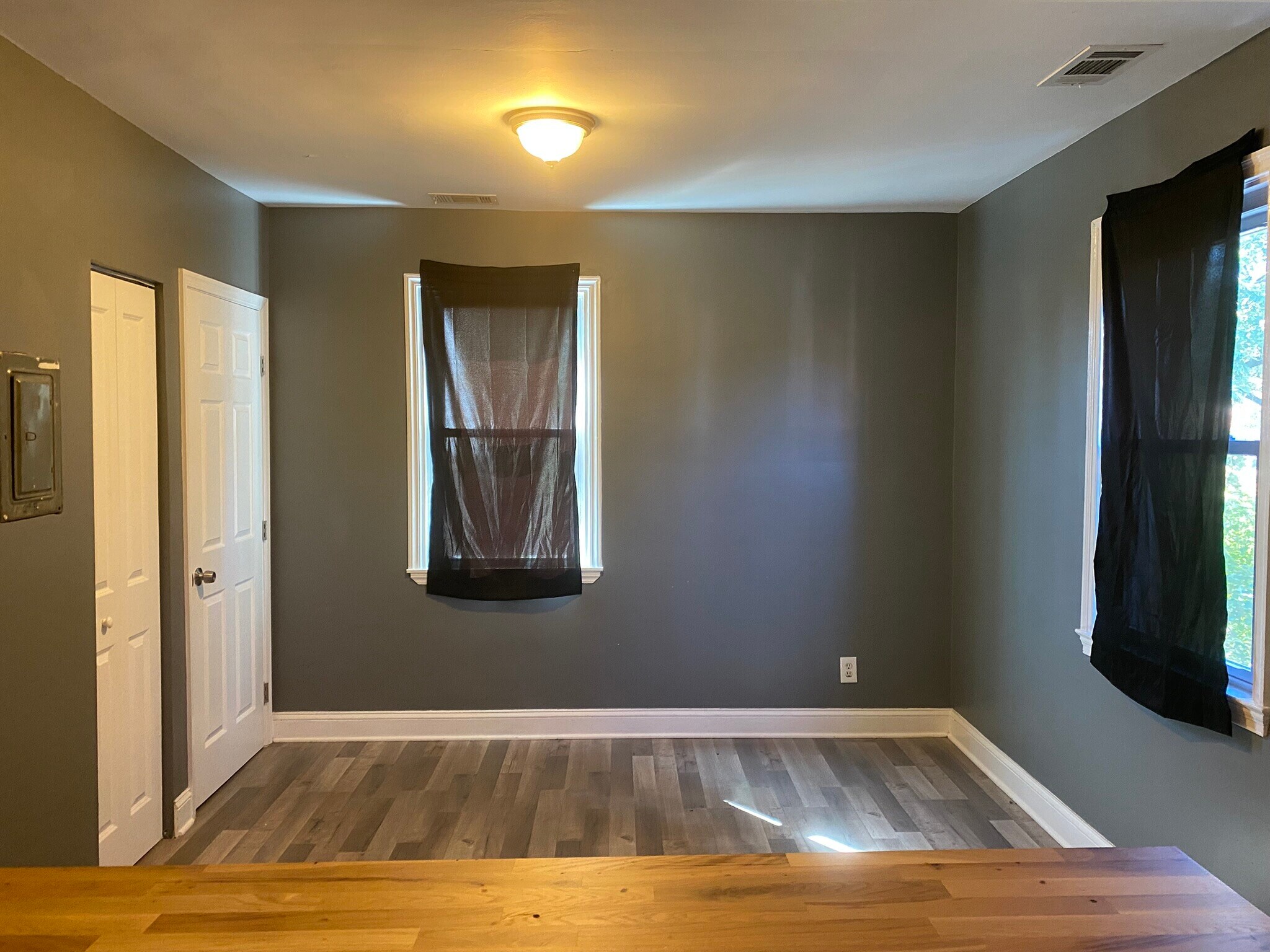 Building Photo - 5212 Hillburn Ave