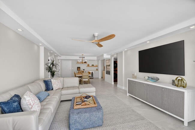 Building Photo - 3546 S Ocean Blvd