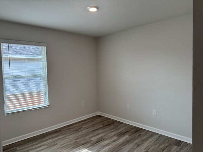 Building Photo - 6365 Firefly Dr