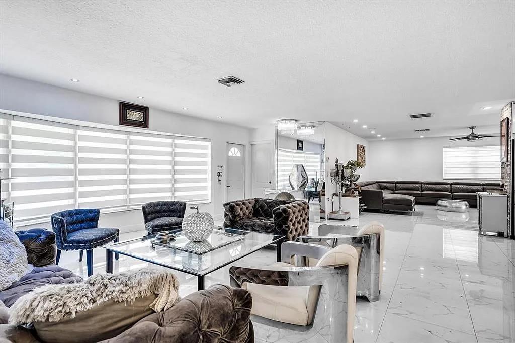 Building Photo - 4100 N 36th Ave