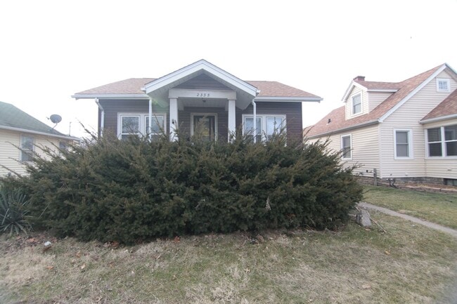 Primary Photo - 2 Bedroom & Large Car Garage in Moline for...