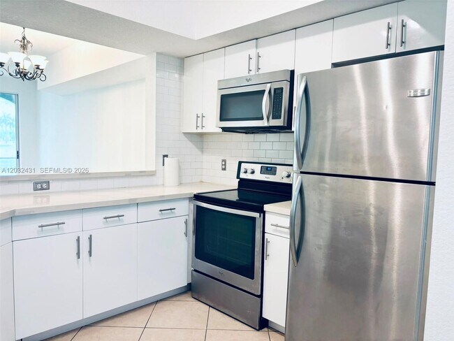Building Photo - 715 SW 148th Ave