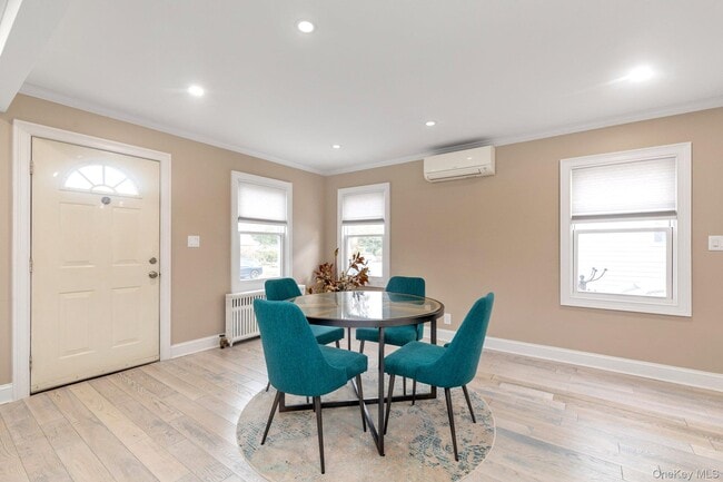 Building Photo - 98 Ethel St