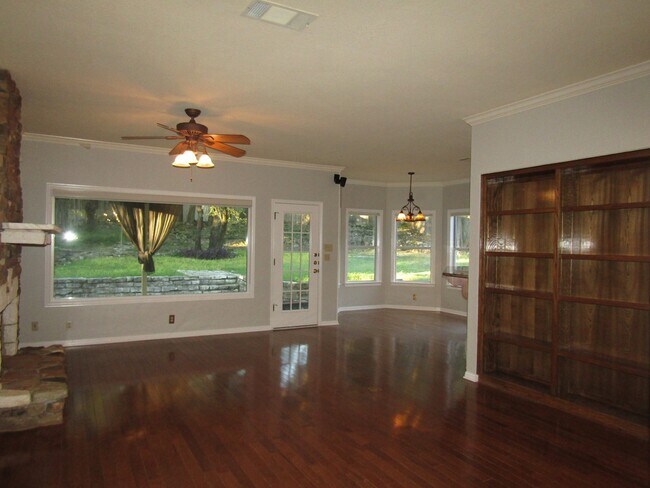 Building Photo - 10602 Cranford Ct