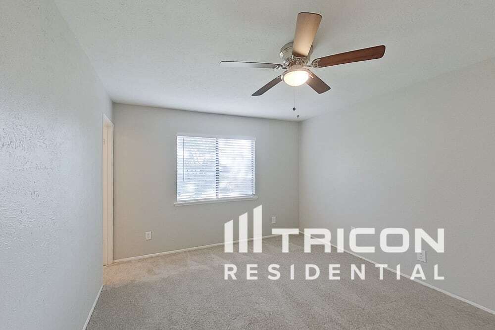 Building Photo - 10022 Deer Hollow Dr