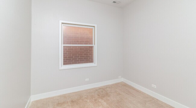 Building Photo - 2639 N Wayne Ave