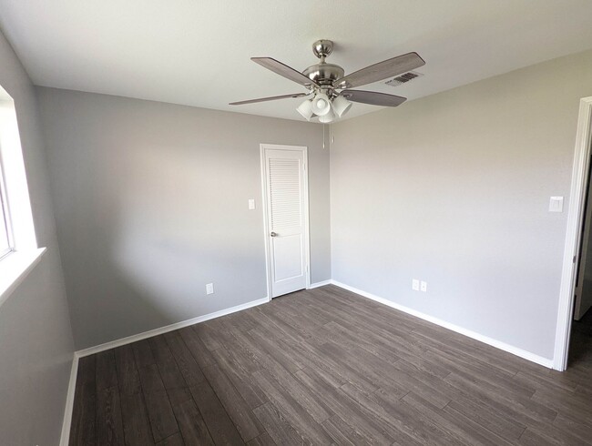 Building Photo - Newly Remodeled South Bossier 4/2 Home