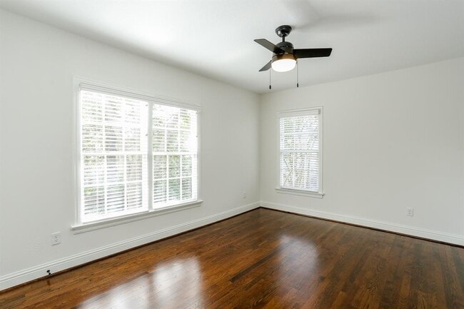 Building Photo - 3125 Wroxton Rd