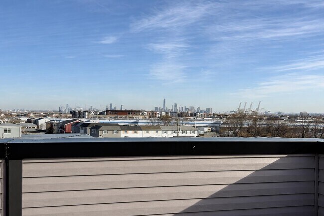 Building Photo - 92 E 27th St