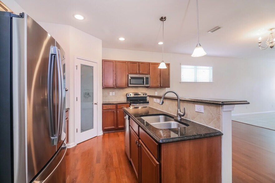 Building Photo - 21 Wensley Ct