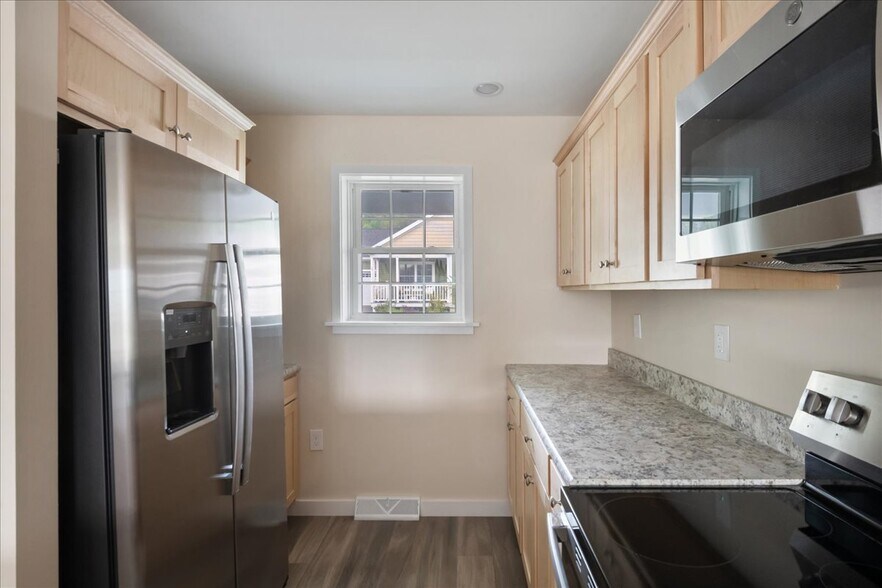 Building Photo - 14 Payton Ln