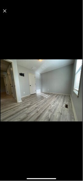 Building Photo - 501 Cherry Cir
