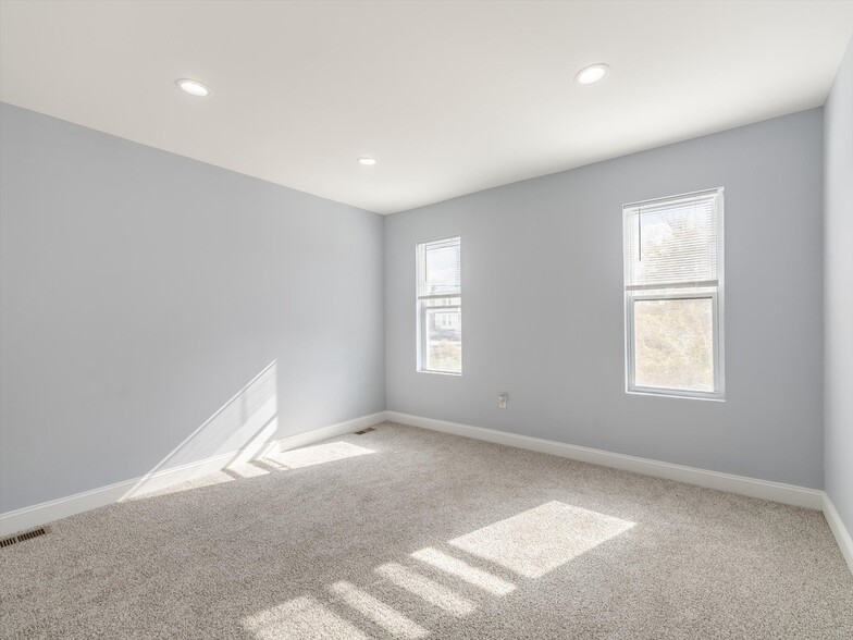 Building Photo - 19 Osborn St