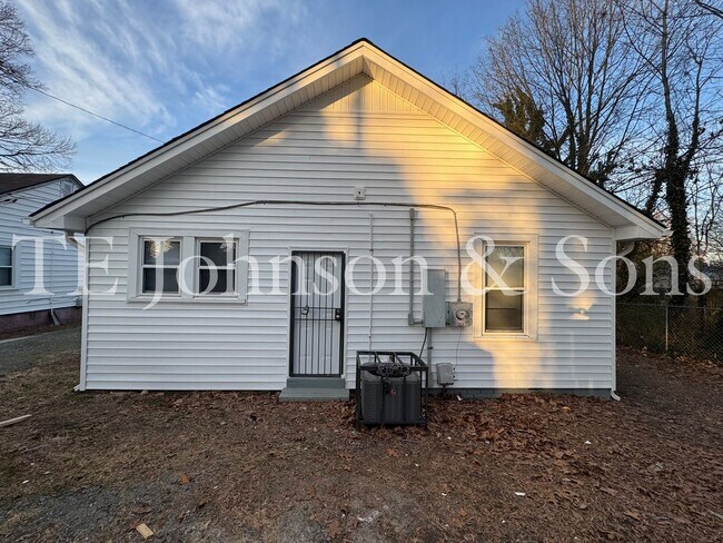 Building Photo - 3054 Indiana Ave