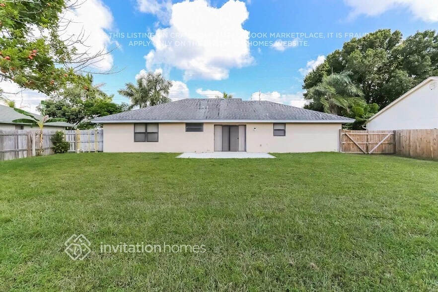 Building Photo - 112 La Mancha Ave
