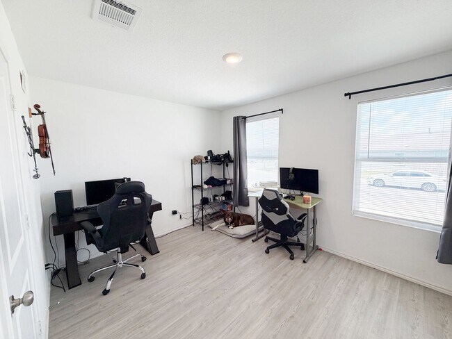 Building Photo - 8935 Astral Pl