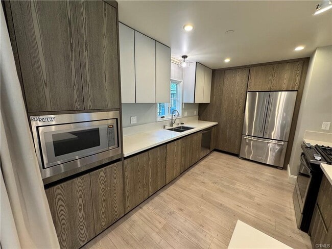 Building Photo - 188 S Sierra Madre Blvd