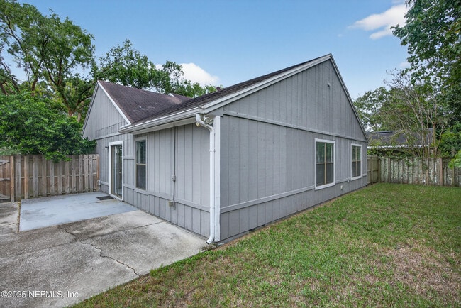 Building Photo - 2512 Bluffton Dr