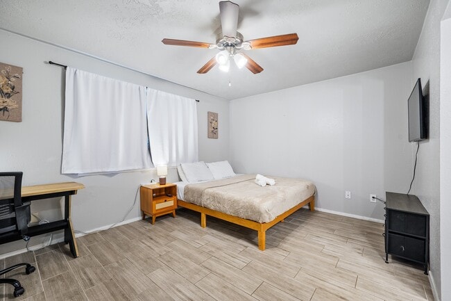 Building Photo - 9907 Towne Tower Ln