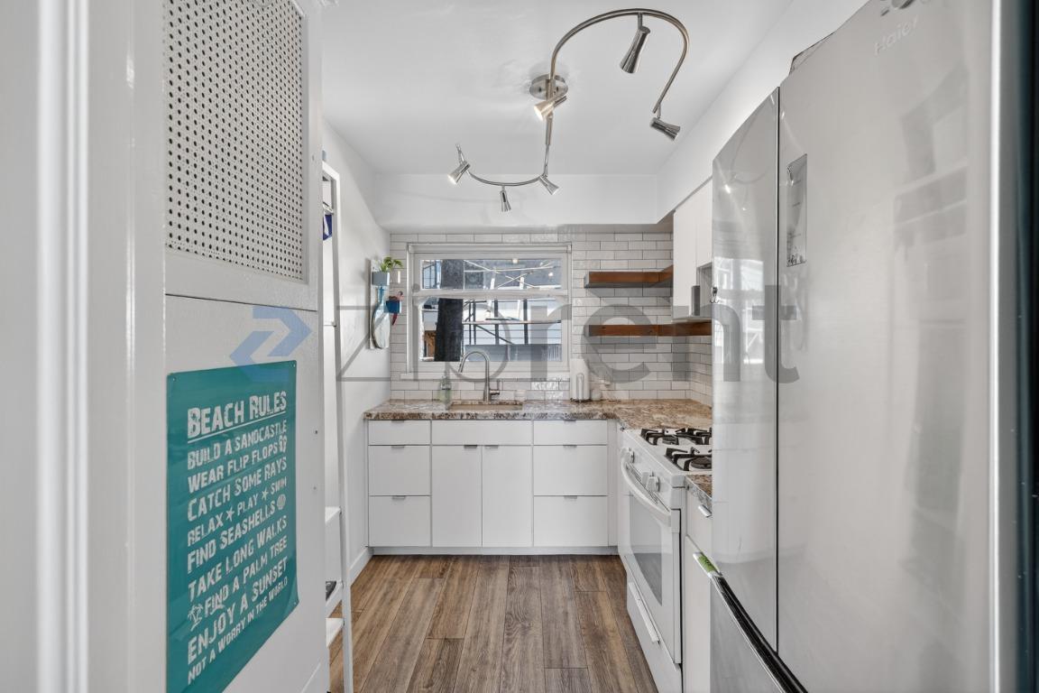 Building Photo - 2613 Mission Blvd