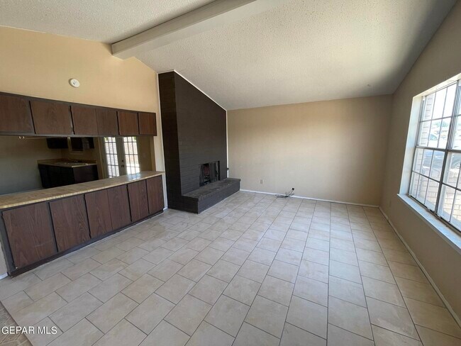 Building Photo - 2849 Beachcomber Dr
