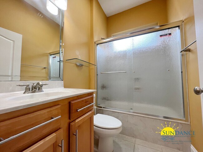 Building Photo - Spacious 3-Bedroom Home with Florida Room in the Heart of Fort Walton Beach!