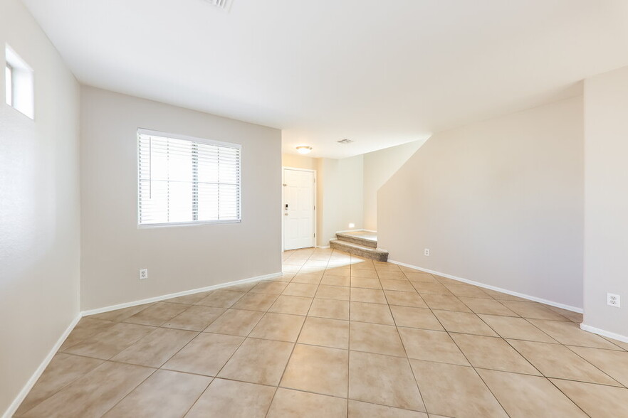 Building Photo - 17423 W Watson Ln