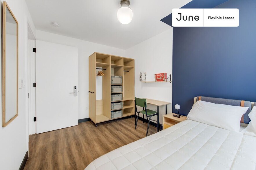 Building Photo - Modern Private ROOM in Williamsburg