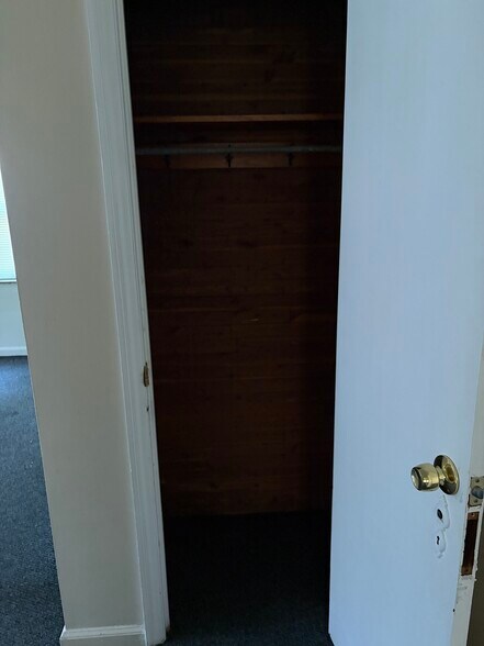 Cedar closet - 15205 Maplewood Ave