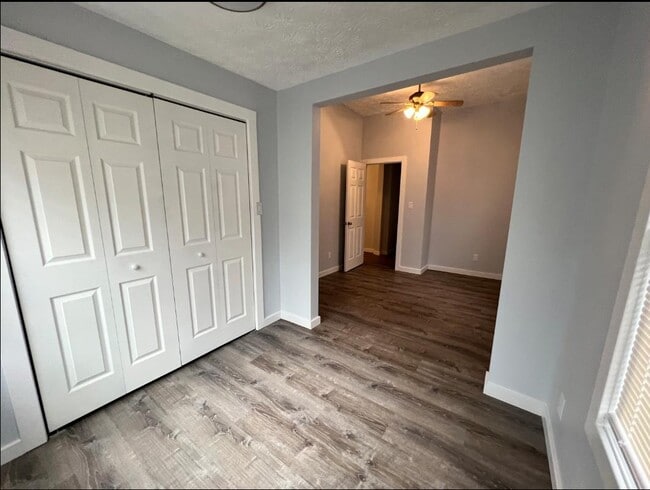 Building Photo - 304 N Linwood Ave